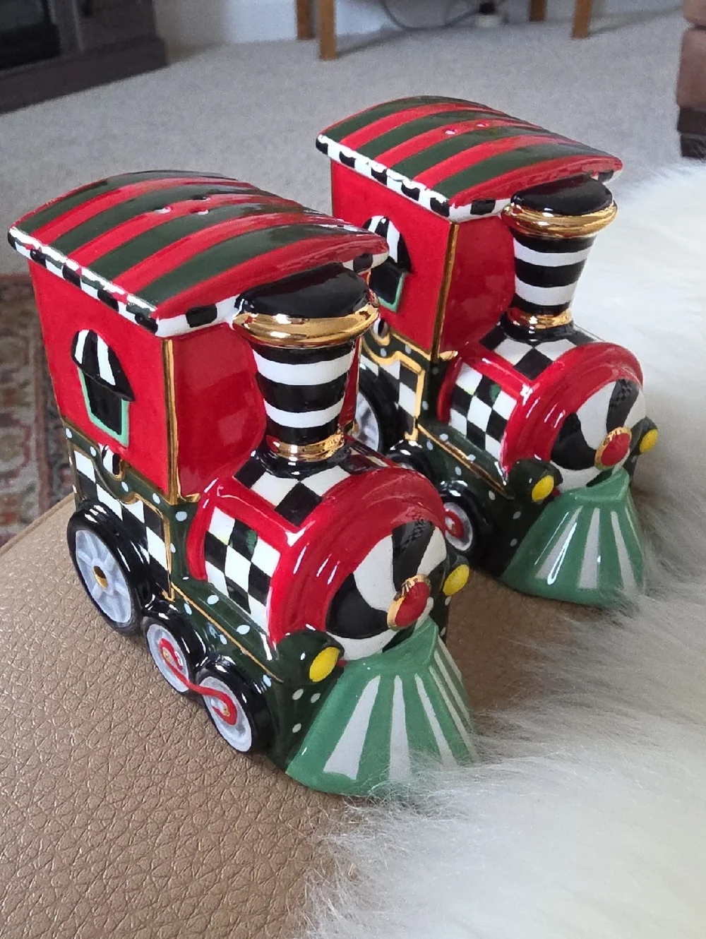 Adorable NWT IOB MacKenzie-Childs Christmas Train Salt & Pepper Set 💚🎄🎅🚄❤️